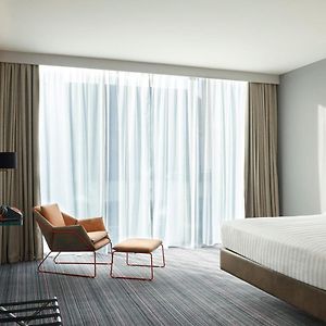 Moxy Peak Sleepers Guest room 1 Queen City view